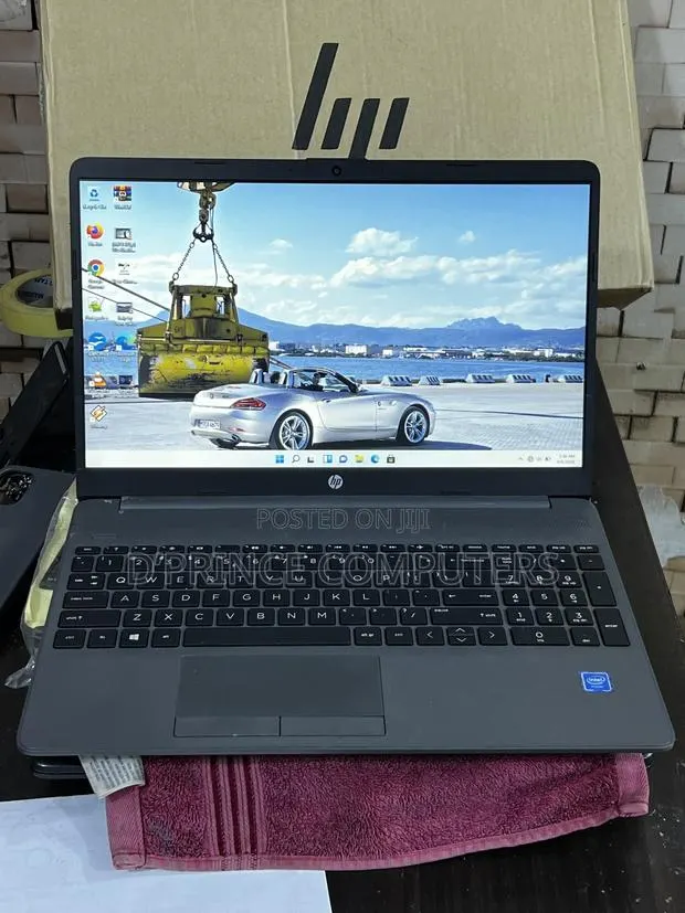 Laptop HP 250 G8 4GB Intel Celeron HDD 750GB · Photo 1