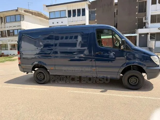 Mercedes-Benz Sprinter 2015 Blue · Photo 1