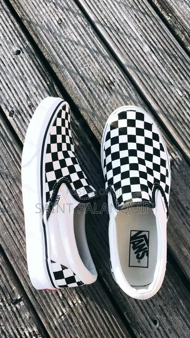 Easy Wear Vans · Photo 1