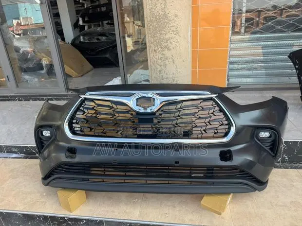 Highlander 2020 Front Bumper With Chrome Grille · Photo 1