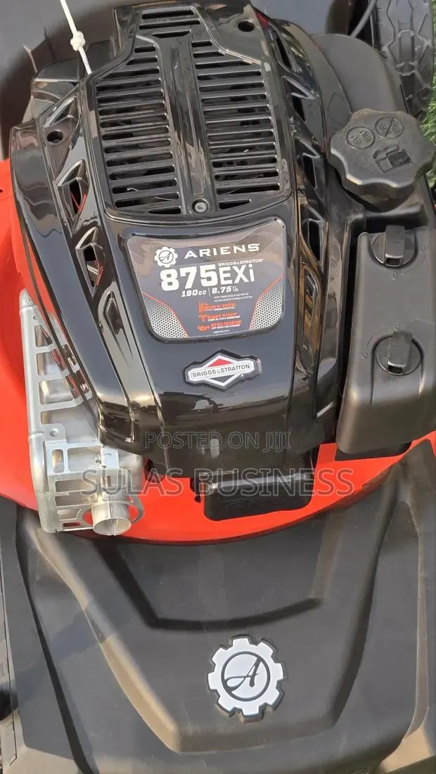7.5 HP Brigg Stratton Lawnmower · Photo 1