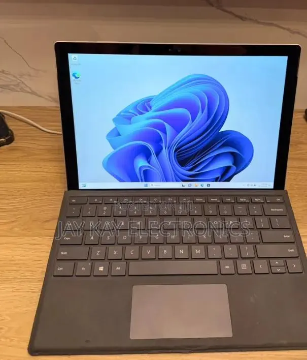 Laptop Microsoft Surface Pro 4 16GB Intel Core i7 SSD 256GB · Photo 1