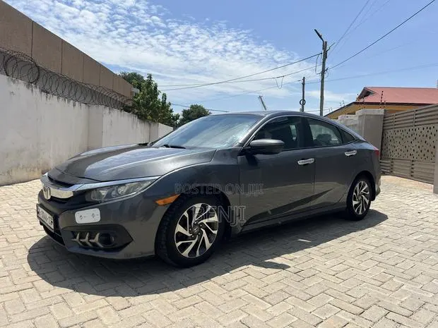 Honda Civic 2018 Gray · Photo 1