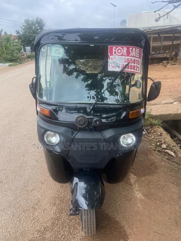 Bajaj RE 2024 Black · Photo 1