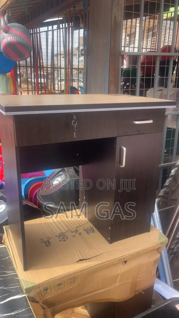 Computer Desk / Office Table · Photo 1