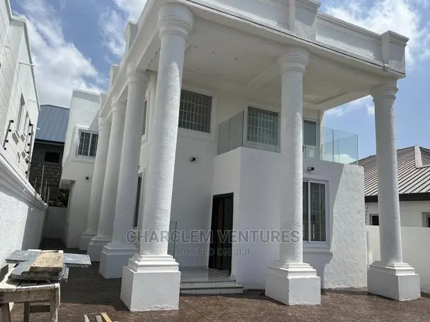 4bdrm Duplex in Accra Metropolitan for Sale · Photo 1