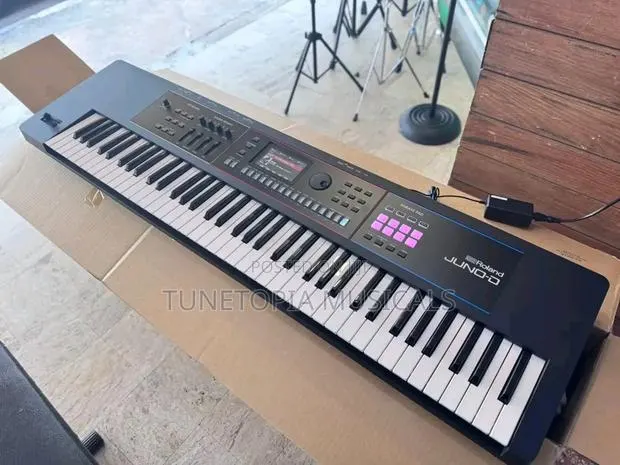Roland Juno-D7 76-Key Keyboard Synthesizer · Photo 1