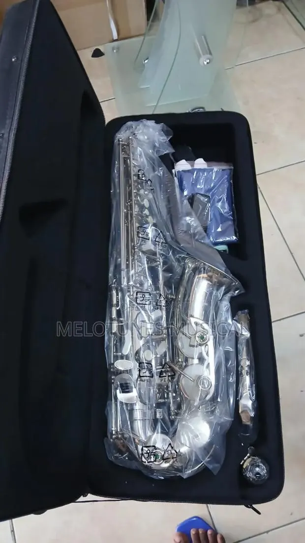 Yamaha Silver Alto Saxophone · Photo 1