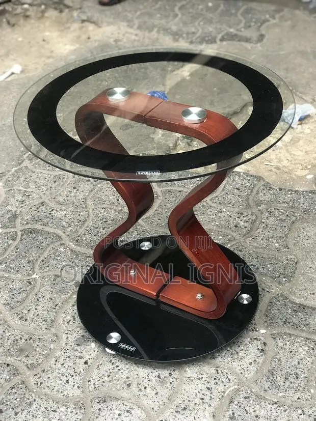 Side Table · Photo 1