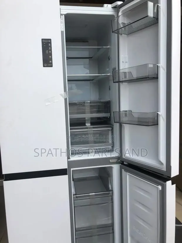 Refrigerator · Photo 1