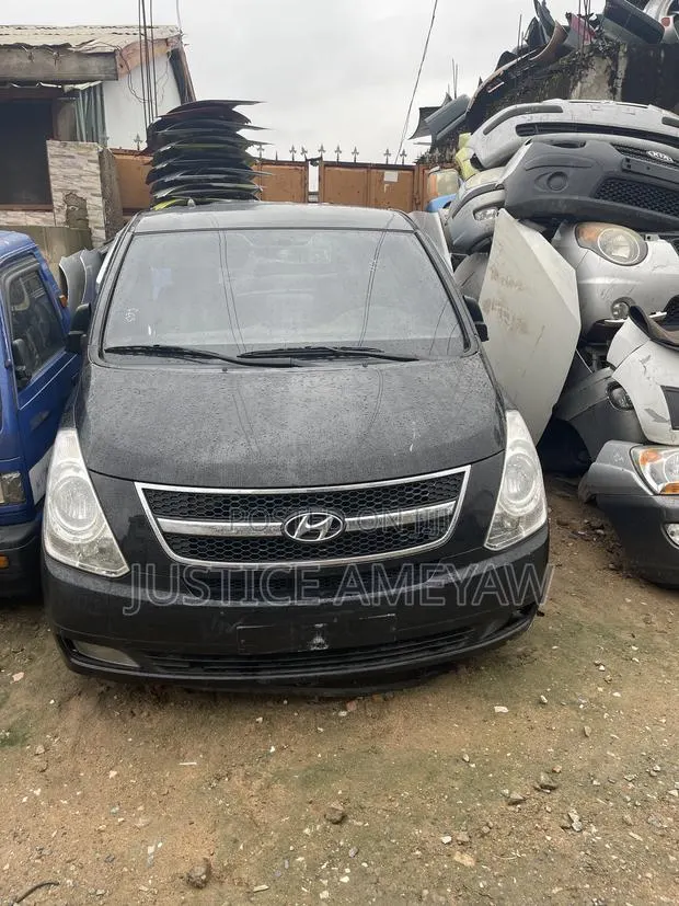 Hyundai Starex ( H1 ) · Photo 1