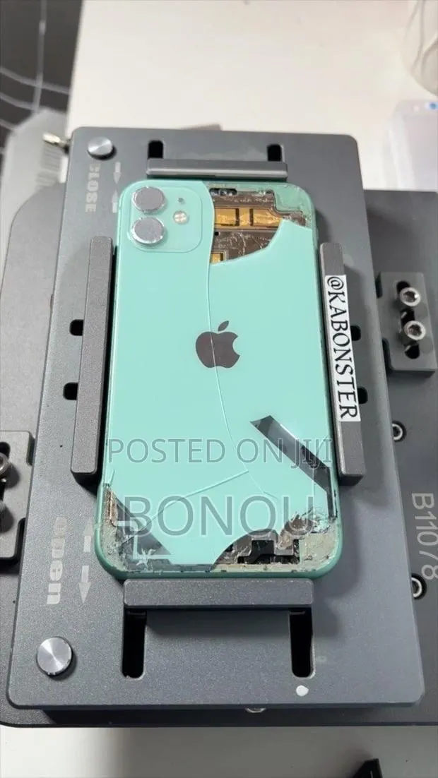 iPhone Back Glass Replacement · Photo 1