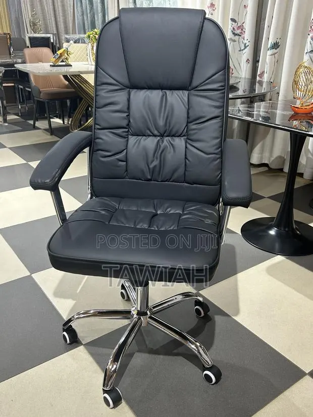Economy Office Chair · Photo 1