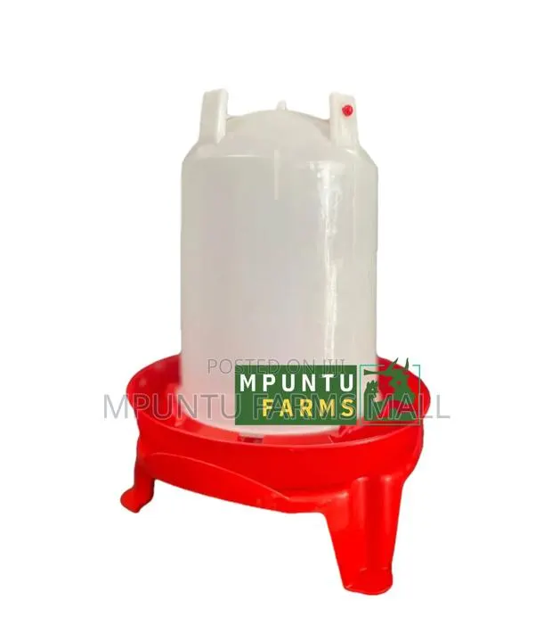 3ltrs Drinker With Stand · Photo 3