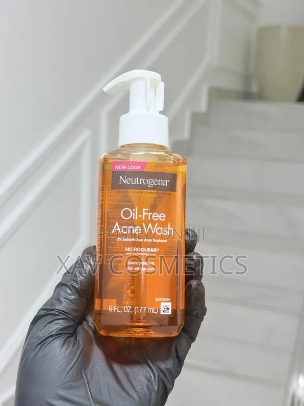 Neutrogena Oil Free Ance Wash · Photo 1