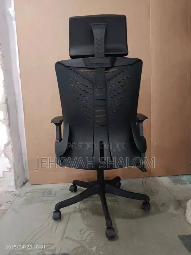 Office Chair Available for Sale · Photo 1