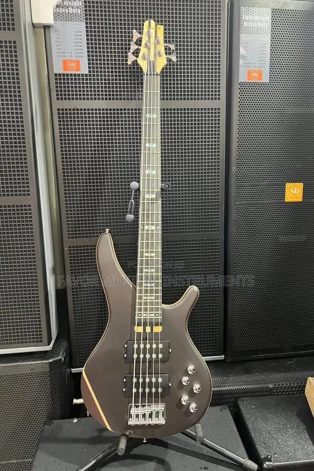 Ibanez Active Bass Guitar · Photo 1