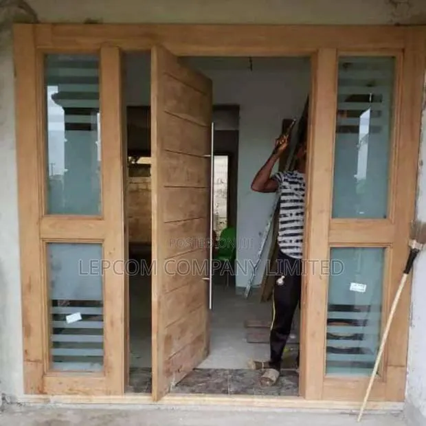 Complete Pivot Door (Wood) · Photo 1
