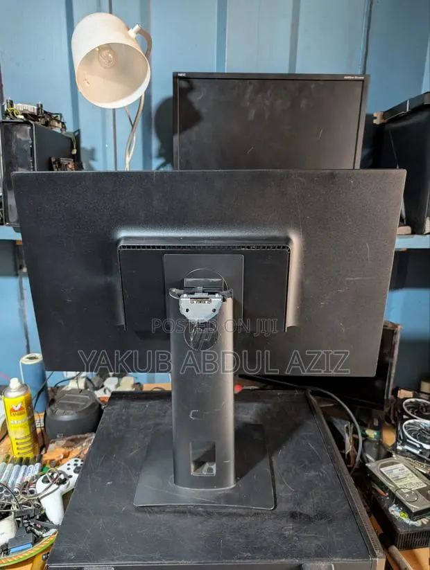 27 Inches Up Edge Less Monitor · Photo 4