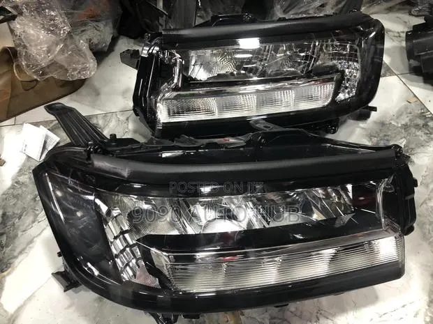 Toyota Land Cruiser 300 2023 Headlight · Photo 1