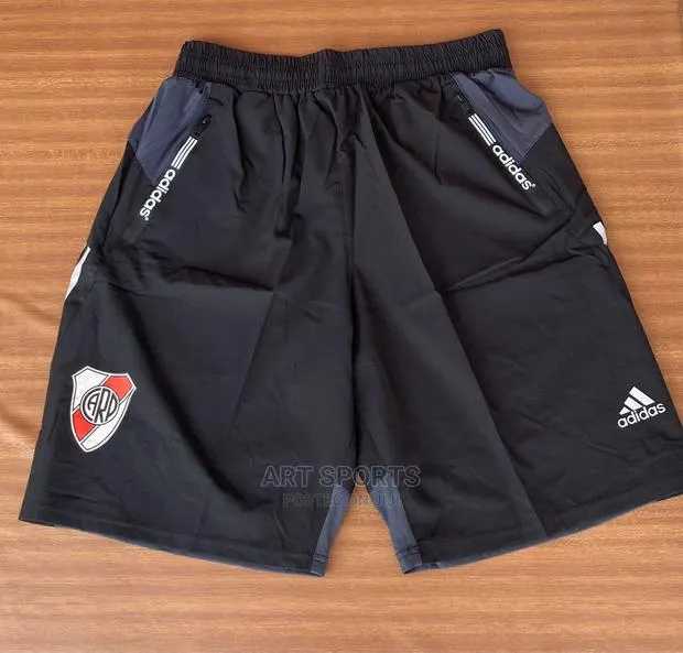 Adidas Shorts · Photo 1