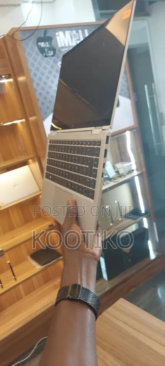 New Laptop HP EliteBook 830 G8 16GB Intel Core i5 SSD 512GB · Photo 1