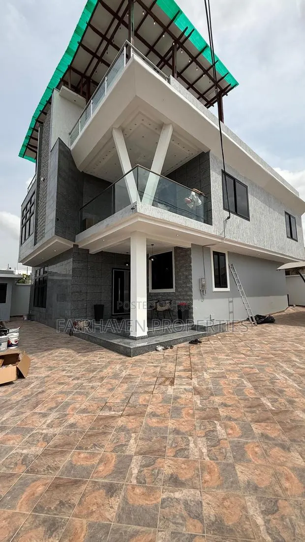 Furnished 4bdrm House in Fairhaven Properties, East Legon for sale · Photo 1