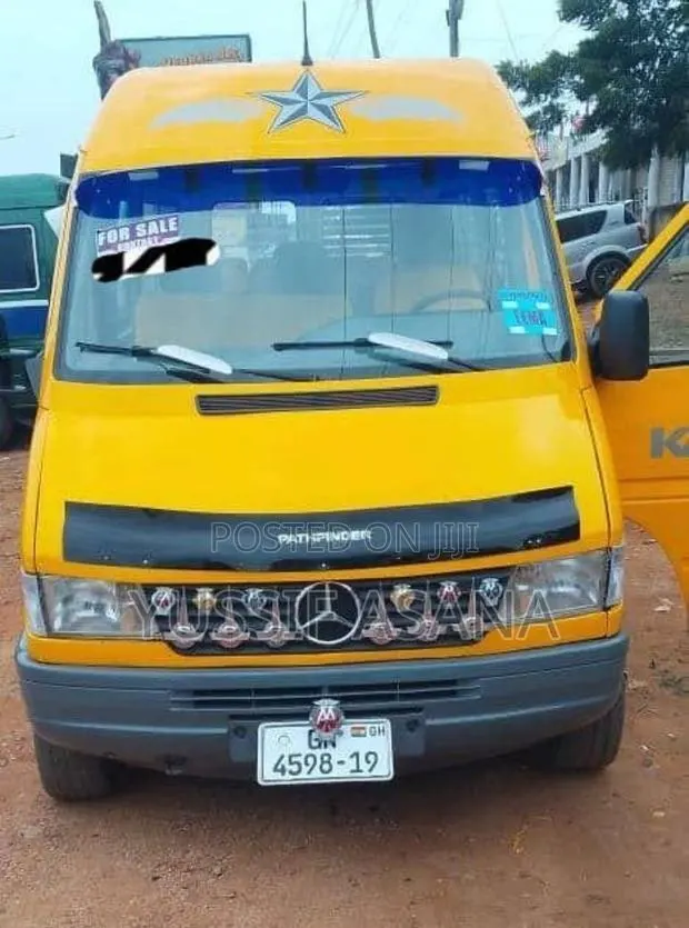 Mercedes-Benz Sprinter 2004 Yellow · Photo 1