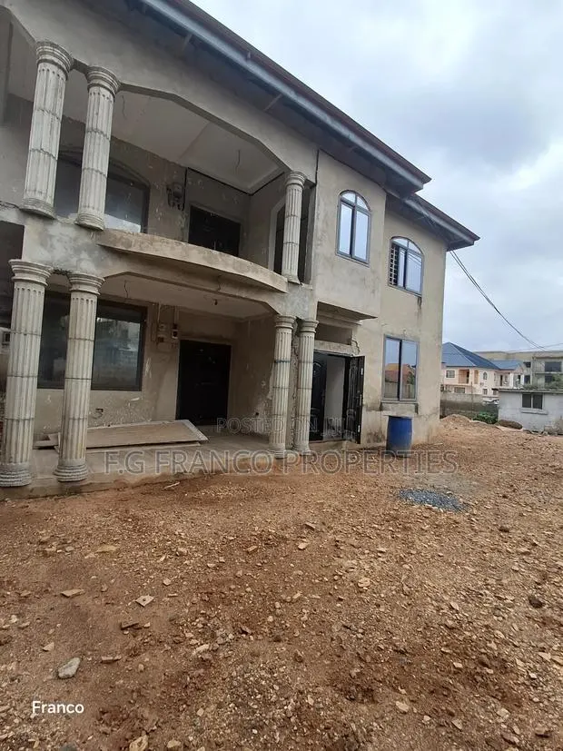 6bdrm House in Kg Franco Properties, Baatsona Total for sale · Photo 1
