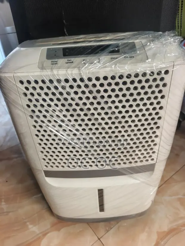 Dehumidifier, Frigidaire, 240V · Photo 1