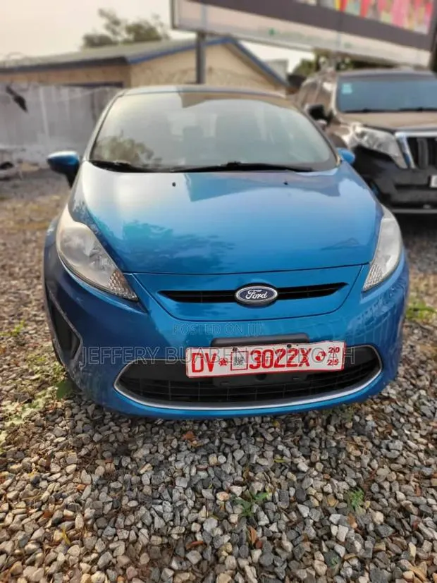 Ford Fiesta SE Hatchback 2012 Blue · Photo 1