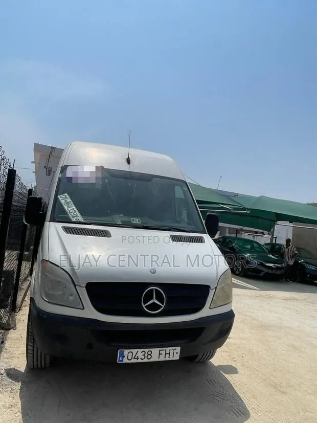 Mercedes-Benz Sprinter 2012 White · Photo 1