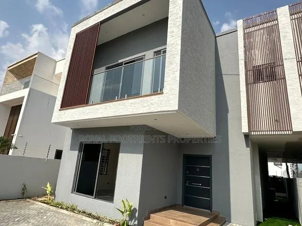 4bdrm House in Luxelooks Properties, Ashaley Botwe for rent · Photo 1