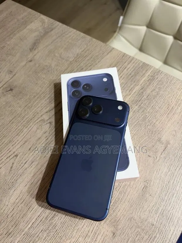 Apple iPhone 17 Pro Max 512 GB Blue · Photo 1