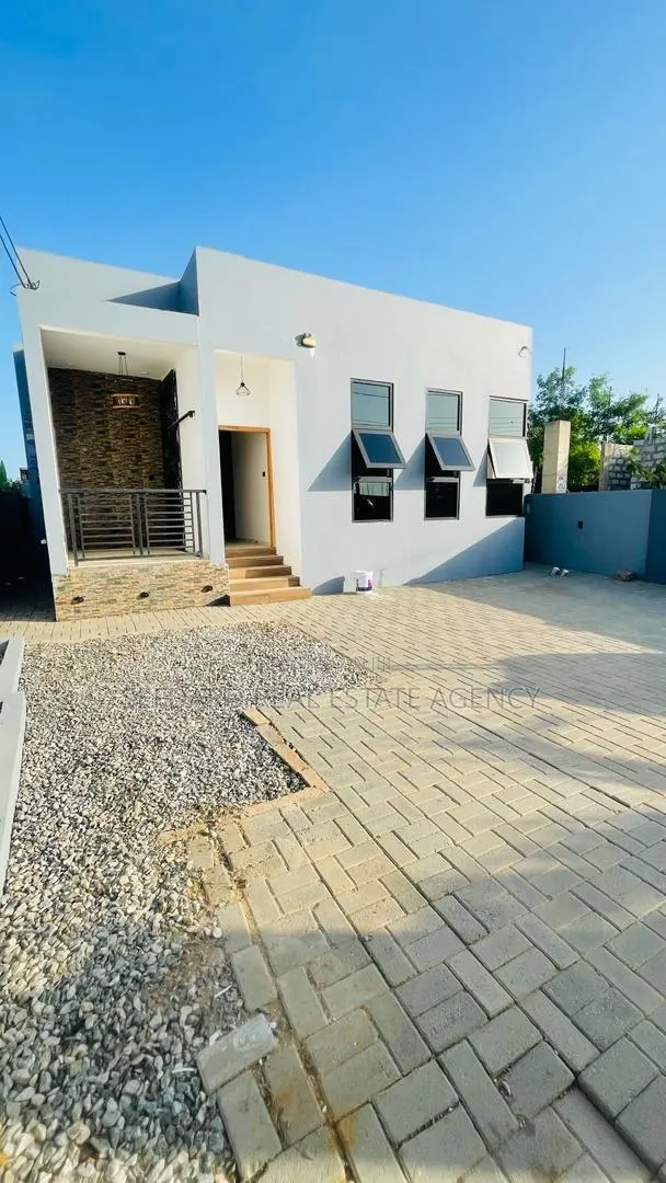 3bdrm House in Pokuase for sale · Photo 1