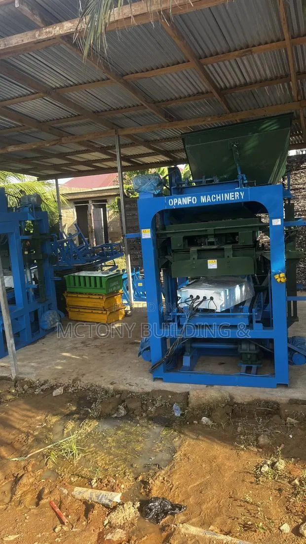Industrial Block Machine and Accessories · Photo 1