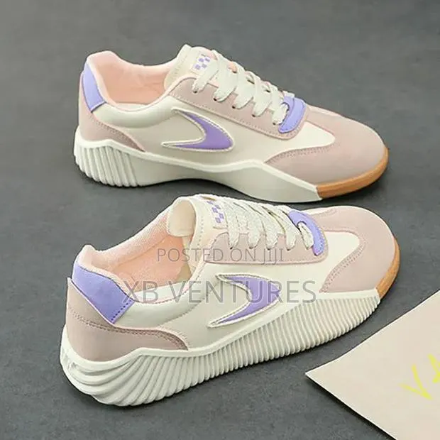 Ladies Casual Sneakers Embroidered Soft Sole Lace-Up · Photo 1