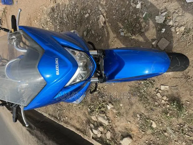 Suzuki GSR 2020 Blue · Photo 1