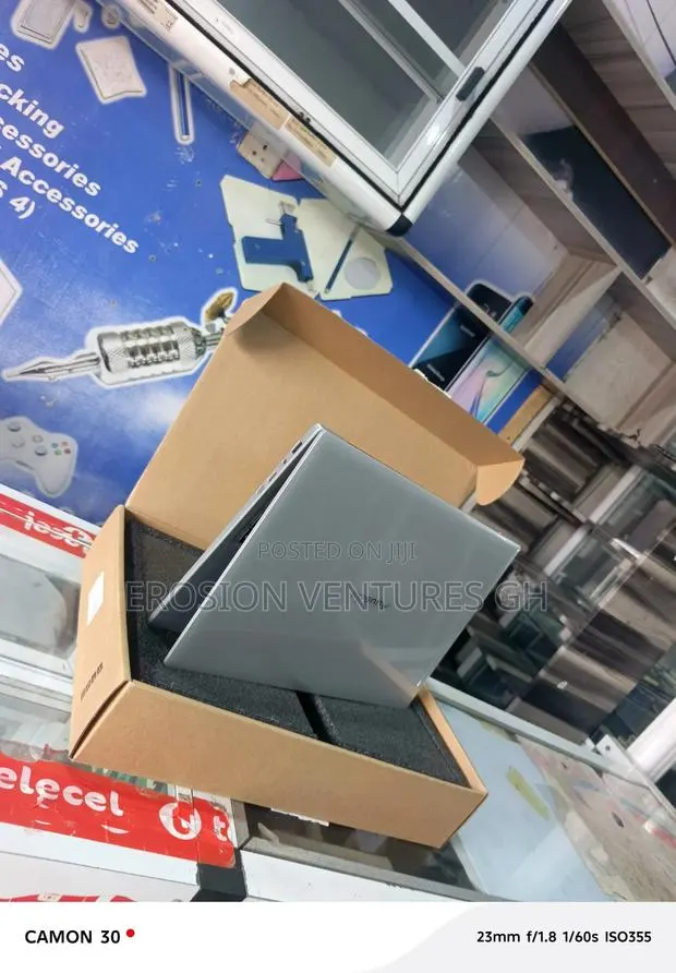 New Laptop 16GB Intel Core i3 SSD 512GB · Photo 1