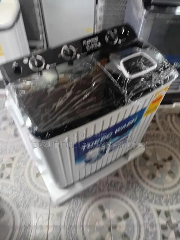 Practical Laundry Appliance for Small Businesses · Photo 1