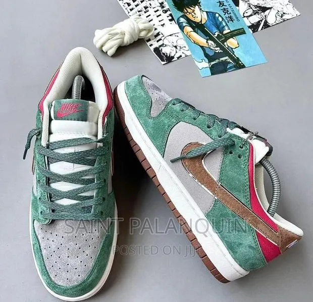 Nike Dunk Sneaker · Photo 1