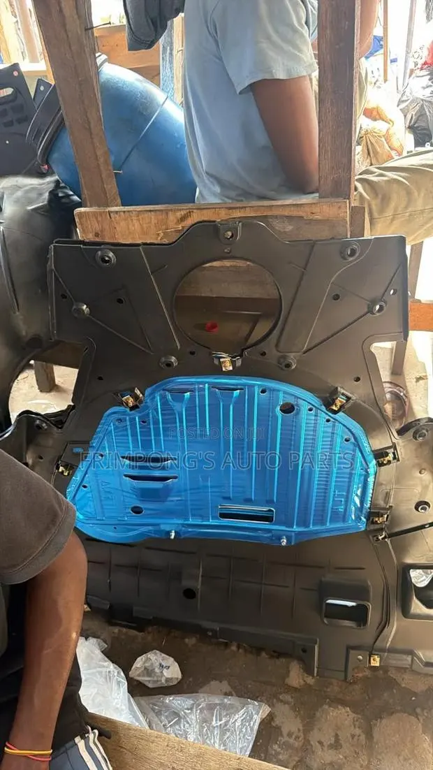 Honda CRV 2017 to 2022 Engine Undercover · Photo 1