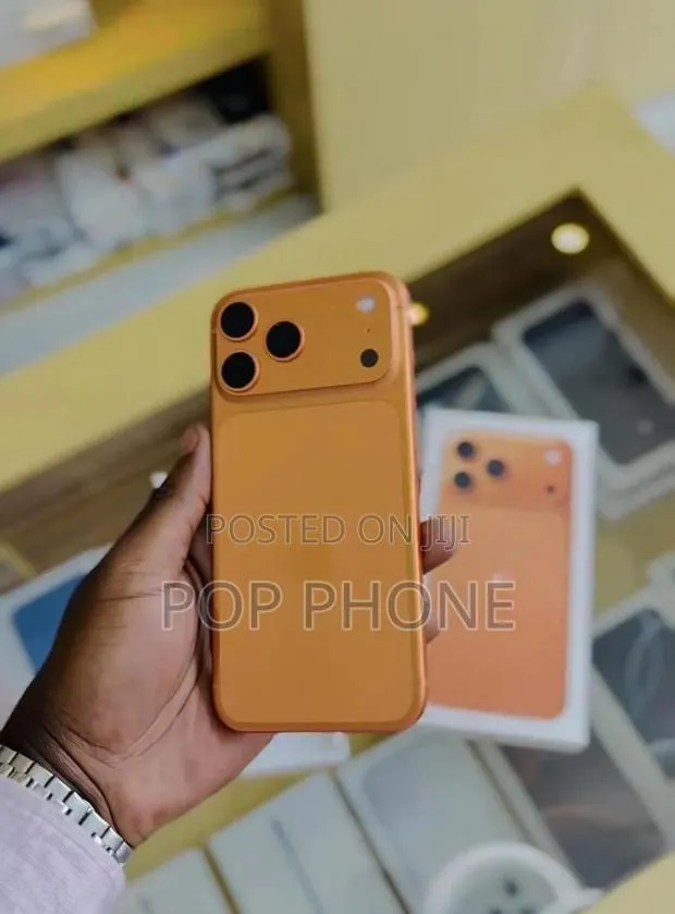 Apple iPhone 17 Pro Max 512 GB Orange · Photo 1