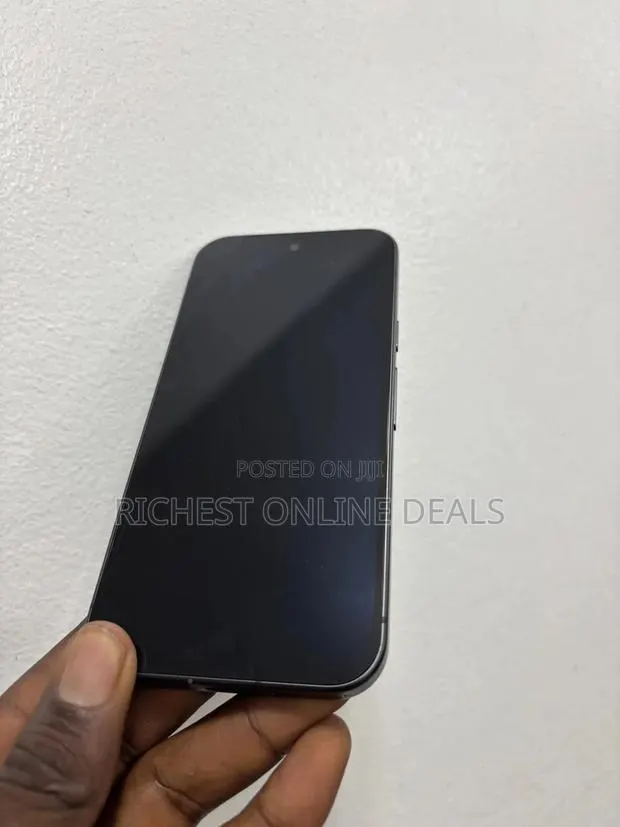 Google Pixel 9 128 GB Black · Photo 1