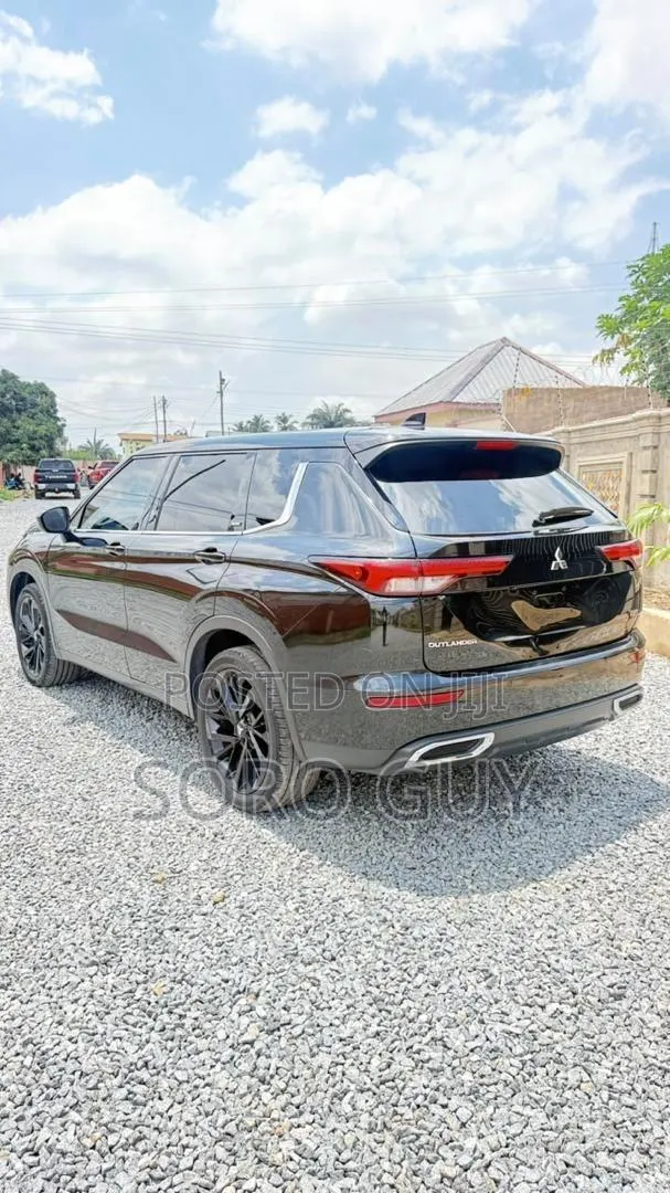Mitsubishi Outlander Sport 2023 Black · Photo 1