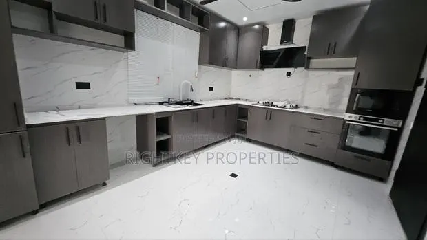 6bdrm House in Rightkey, Kumasi Metropolitan for sale · Photo 1