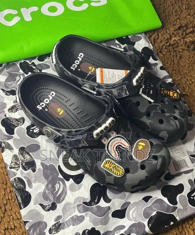 Crocs Classic Bape Clogs · Photo 1