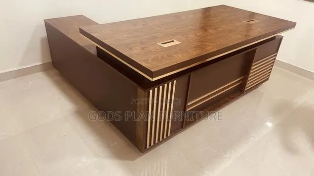 L Shaped Office Desk · Photo 1