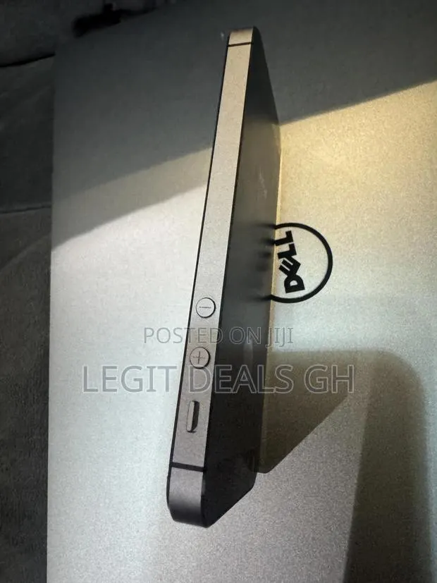 Apple iPhone 5s 16 GB Black · Photo 1