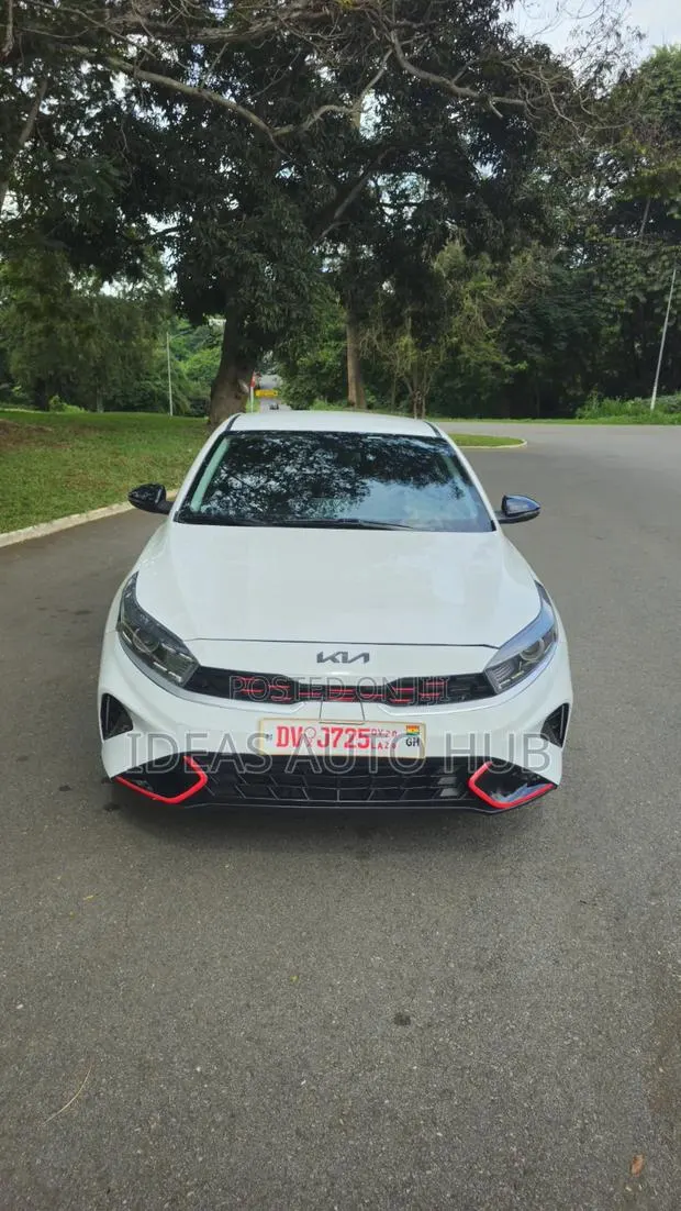 Kia Forte LXS 2023 White · Photo 1